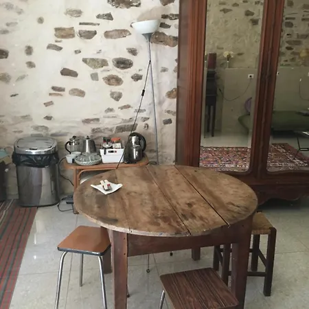 Beautiful Arched Stone 1 Bd Apartment Mons (Herault)