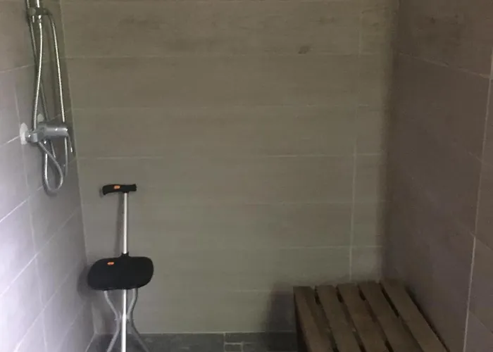 Beautiful Arched Stone 1 Bd Mons (Herault)